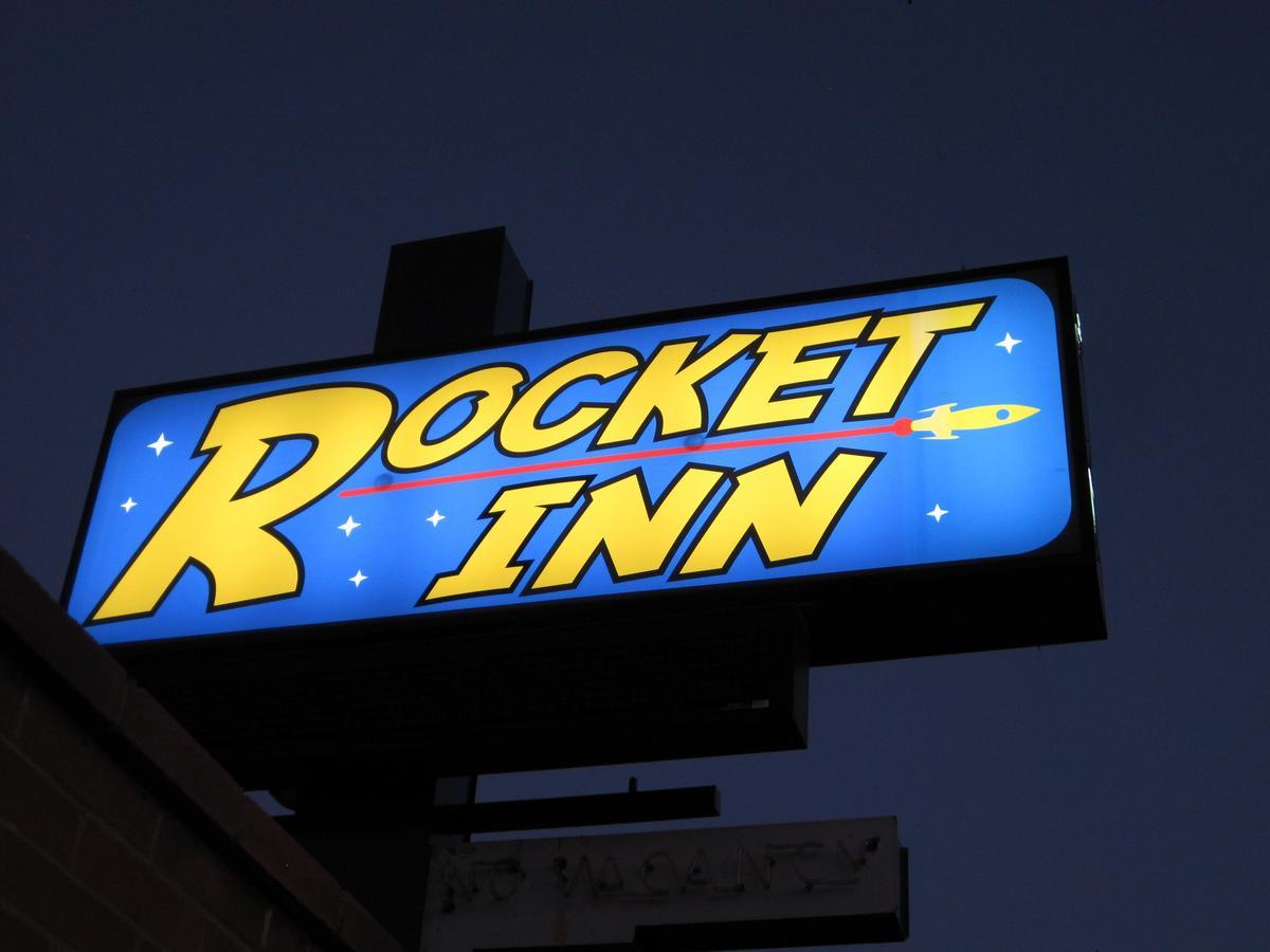 Rocket Inn تروث أور كونسكيونسيس المظهر الخارجي الصورة